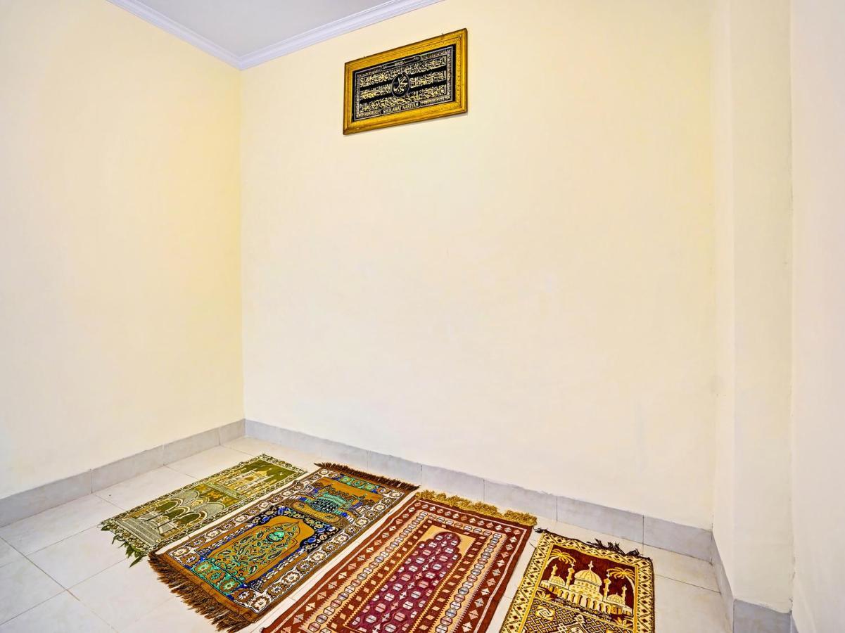 Capital O 91318 House Of Siti Boutique Homestay Jember Bagian luar foto